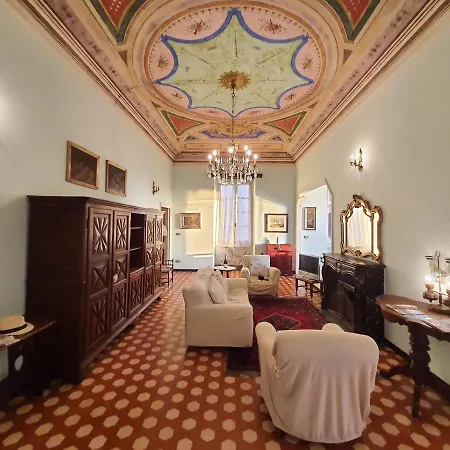 Palazzo Degli Armatori Storico