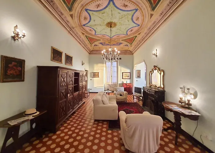 Palazzo Degli Armatori Storico