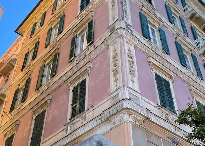 Palazzo Degli Armatori Storico *