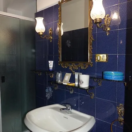 Palazzo Degli Armatori Storico Apartment *