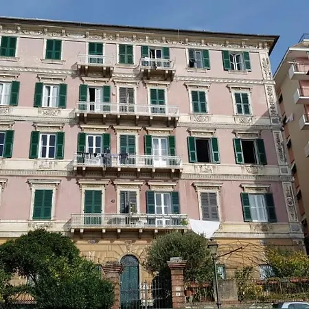 Palazzo Degli Armatori Storico *